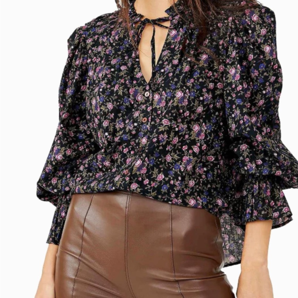 Free People Top NWT Long Sleeve Boho Floral Tie Neck Shirring Button Front GORG! - Picture 7 of 13